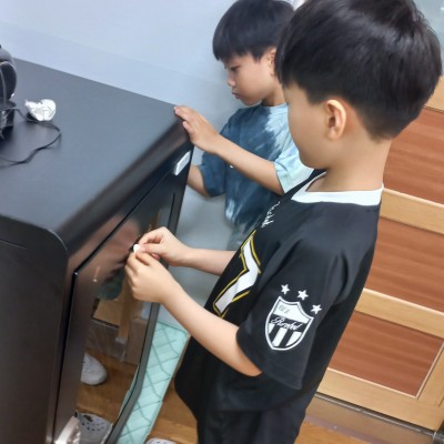 묘곡초등학교 2학년5반 청소영웅이 되었어요!!