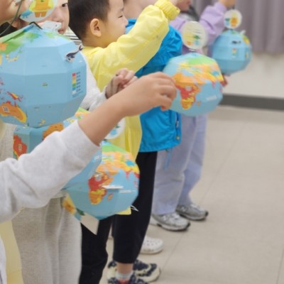 엄마아빠와 함께하는 페이퍼아트 지구본 체험